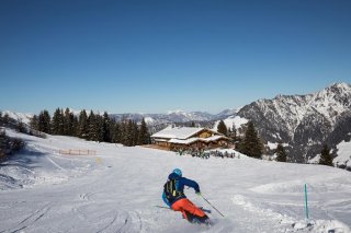 1_AlpbachtalSeenlandTourismus_skifahren.jpg